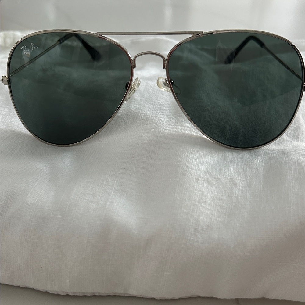 Ray-Ban Black and Silver Aviator Sunglasses
